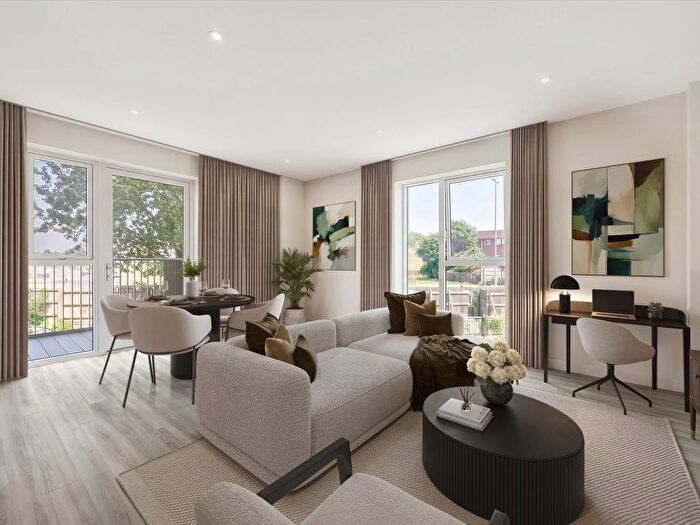 3 Bedroom Flat For Sale In Lytton Way, Stevenage, SG1