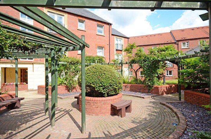 2 Bedroom Flat For Sale In Trafalgar House, Piccadilly Plaza, York, YO1