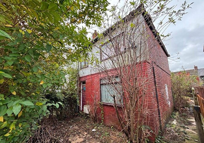 3 Bedroom End Of Terrace House For Sale In Kings Crescent, Edlington, Doncaster, South Yorkshire, DN12