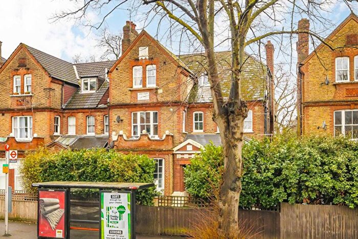 2 Bedroom Flat For Sale In Thornton Avenue, Streatham Hill, SW2