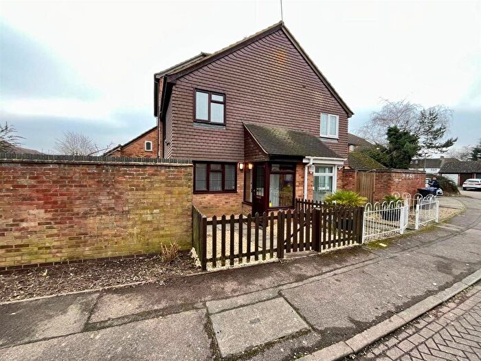 1 Bedroom Maisonette To Rent In Campion Close, Denham, Uxbridge, UB9