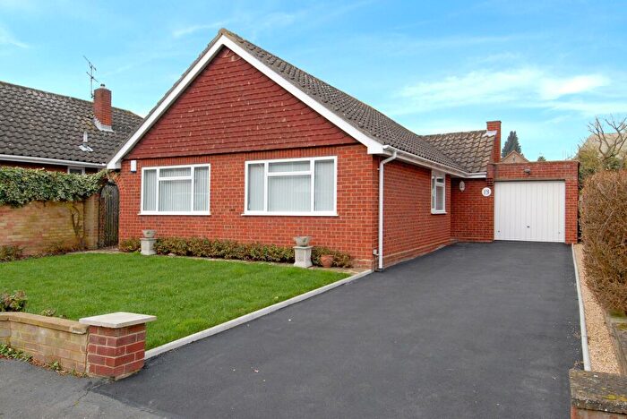3 Bedroom Bungalow To Rent In Sherbourne Drive Maidenhead, SL6