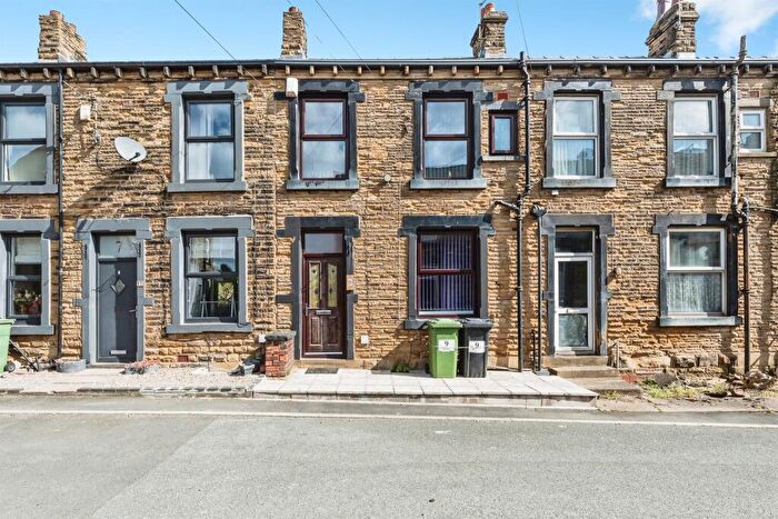 2 Bedroom Terraced House For Sale In Britannia Square, Morley, Leeds, LS27