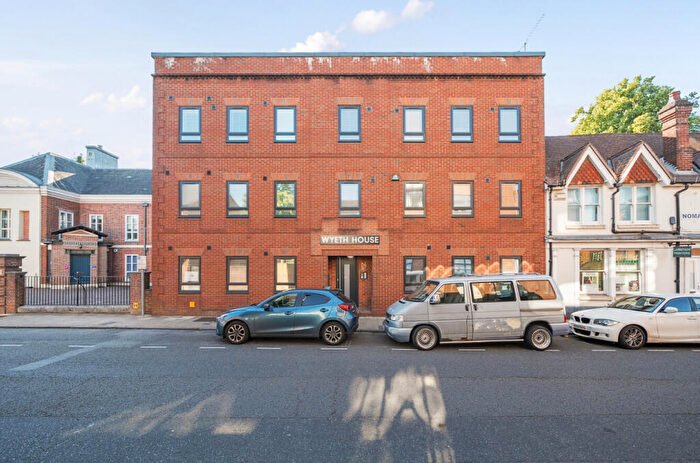 2 Bedroom Flat For Sale In Hyde Street, Winchester, Hampshire, SO23