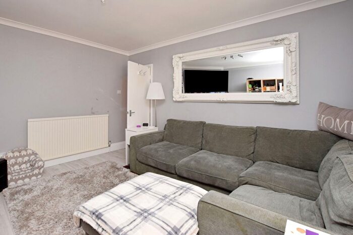 1 Bedroom Flat To Rent In Deaconsfield Road, Hemel Hempstead, HP3