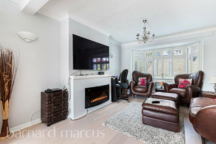 3 Bedroom Semi-Detached House To Rent In Hyde Road, South Croydon, CR2