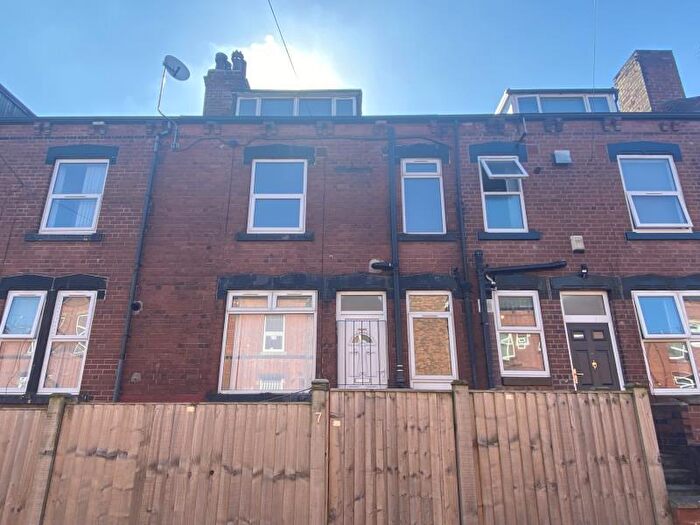 2 Bedroom Terraced House To Rent In Hardy Terrace, Beeston, LS11