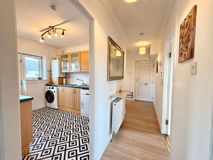 2 Bedroom Flat To Rent In Freeland Place, Glasgow, G66