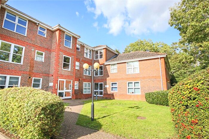 2 Bedroom Apartment For Sale In Warren Down, Bracknell, Berkshire, RG42
