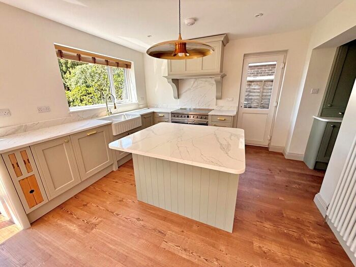 4 Bedroom Detached House For Sale In North Lane, Rustington, BN16