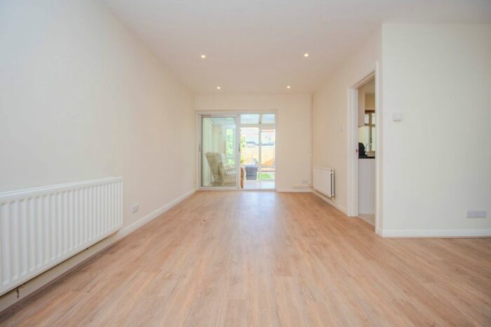 3 Bedroom Terraced House To Rent In Green Lane, West Molesey, KT8