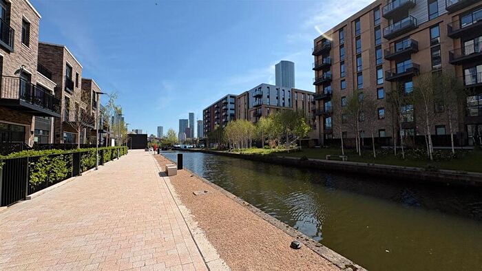2 Bedroom Apartment To Rent In The Railings, Middlewood Locks, M5