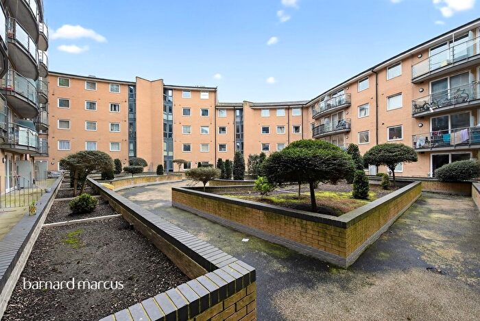 2 Bedroom Flat For Sale In Highfield Road, Feltham, TW13