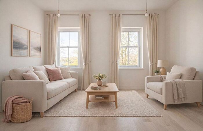 3 Bedroom Flat For Sale In The Oaks, Chigwell, IG7