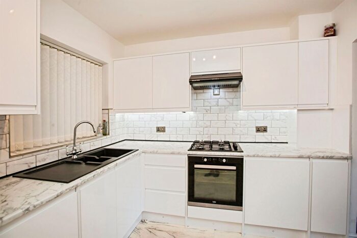 2 Bedroom End Of Terrace House For Sale In Keswick Close, Siddal, Halifax, HX3