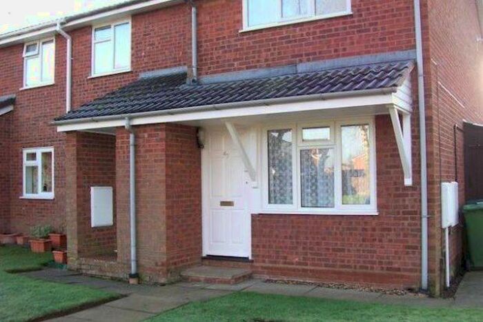 2 Bedroom Flat To Rent In Ryhope Walk, Wolverhampton, WV9