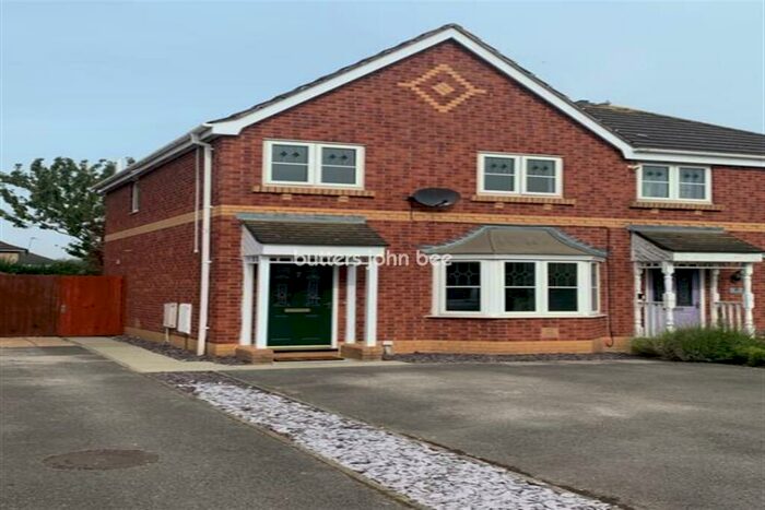 3 Bedroom Semi-Detached House To Rent In Fernleigh Close, CW10