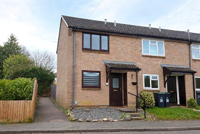 2 Bedroom End Of Terrace House To Rent In Cotswold Close, Verwood, Dorset, BH31