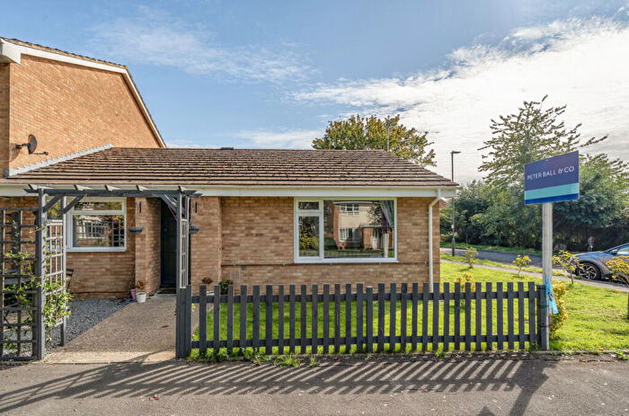 3 Bedroom Bungalow For Sale In Oldacre Drive, Bishops Cleeve, Cheltenham, GL52