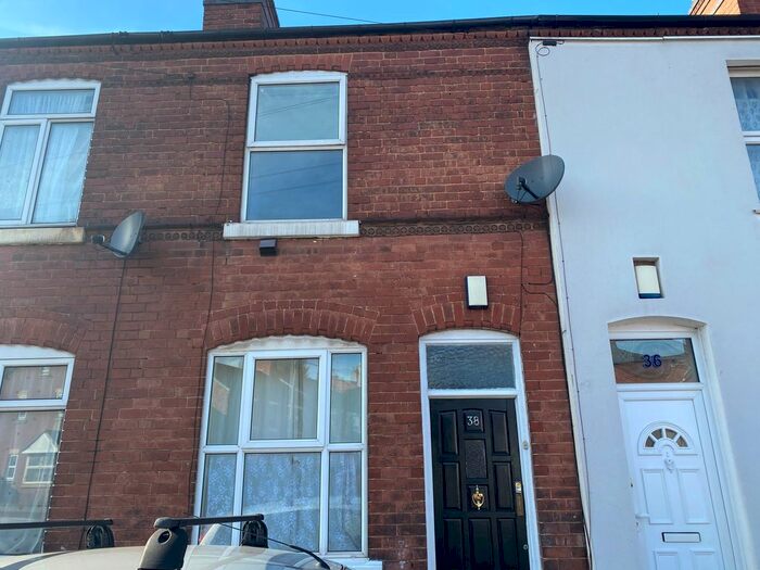 3 Bedroom Property To Rent In West Bromwich Road, Walsall, WS1