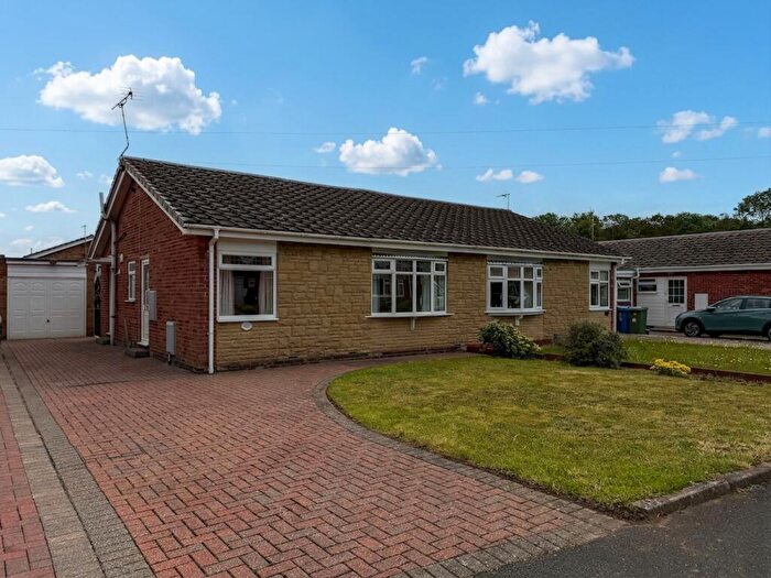 2 Bedroom Semi-Detached House For Sale In Windsor Road, Carlton-In-Lindrick, S81