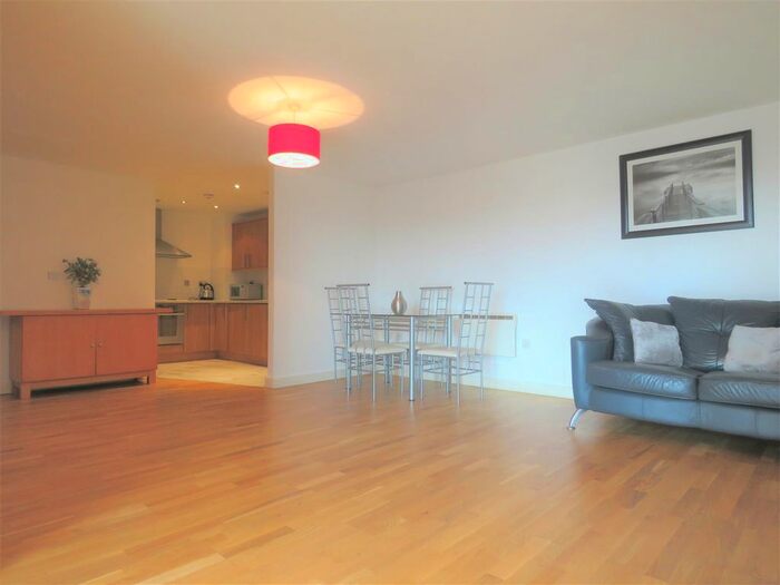 2 Bedroom Flat To Rent In Madison Square, Liverpool, L1