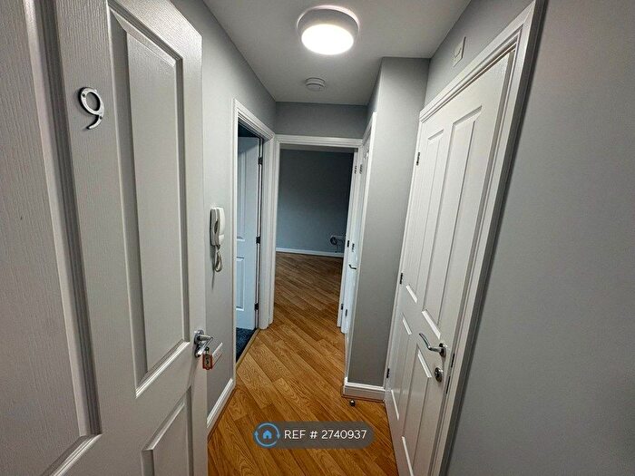 1 Bedroom Flat To Rent In West Street, Doncaster, DN12