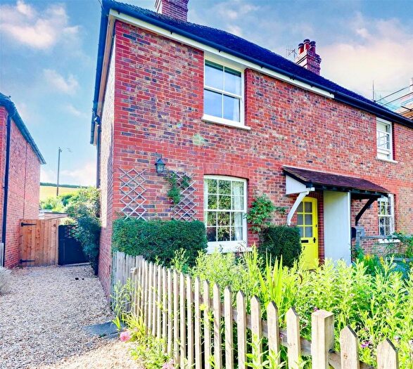 2 Bedroom Property To Rent In Pursers Lane, Peaslake, GU5