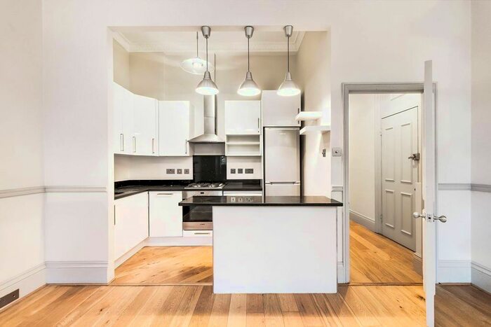 2 Bedroom Flat To Rent In Warwick Square, Pimlico, London, SW1V