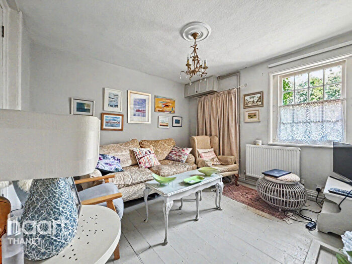 3 Bedroom Character Property For Sale In Bekesbourne Hill, Canterbury, CT4