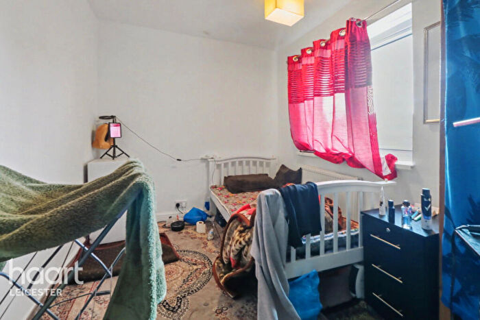 5 Bedroom End Of Terrace House For Sale In Pollard Road, Leicester, LE3