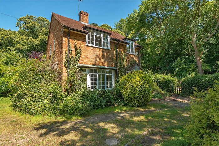 3 Bedroom Detached House For Sale In Layhams Road, West Wickham, BR4