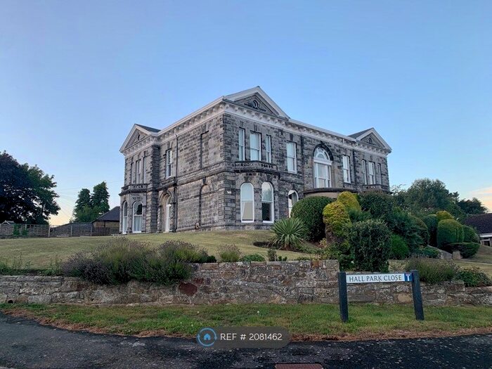 3 Bedroom Flat To Rent In Hall Park Close, Scarborough, YO13