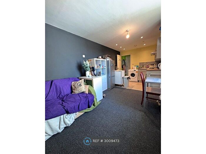 1 Bedroom Flat To Rent In Chaplin House, Bristol, BS5