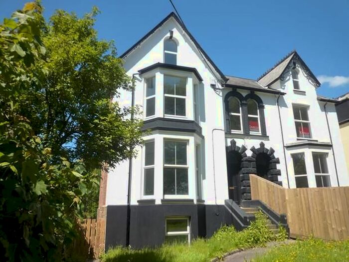 4 Bedroom Semi-Detached House To Rent In North Road, Holsworthy, EX22