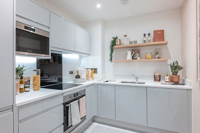 1 Bedroom Flat For Sale In High Street, Southall, UB1