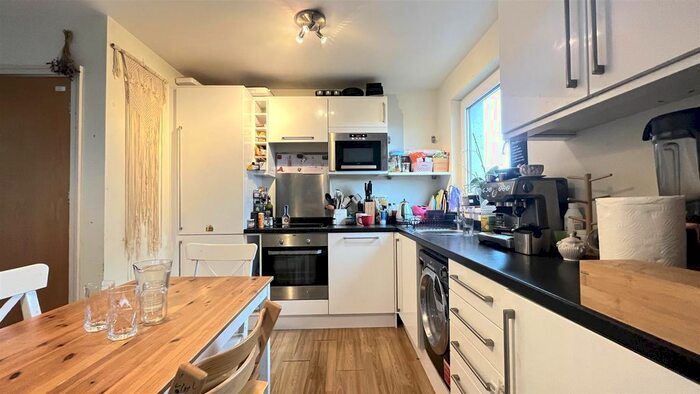 2 Bedroom Flat To Rent In St. James Road, Sutton, SM1