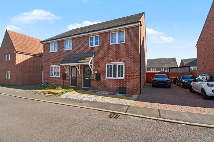 3 Bedroom Semi Detached House For Sale In , Prestoe Close, Priors Hall Park, NN17