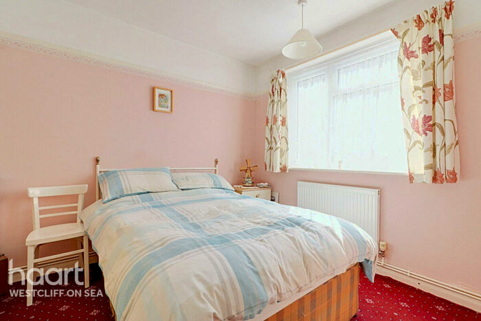 2 Bedroom Semi-Detached Bungalow For Sale In Thornford Gardens, Southend-On-Sea, SS2