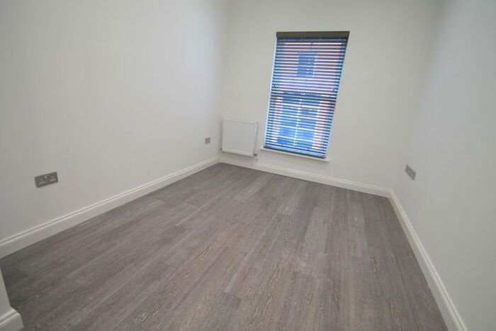 2 Bedroom Flat To Rent In King Street, Luton, LU1