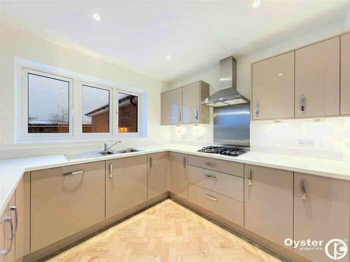 4 Bedroom Semi-Detached House To Rent In Elizabeth Gardens, Goffs Oak, Waltham Cross, EN7