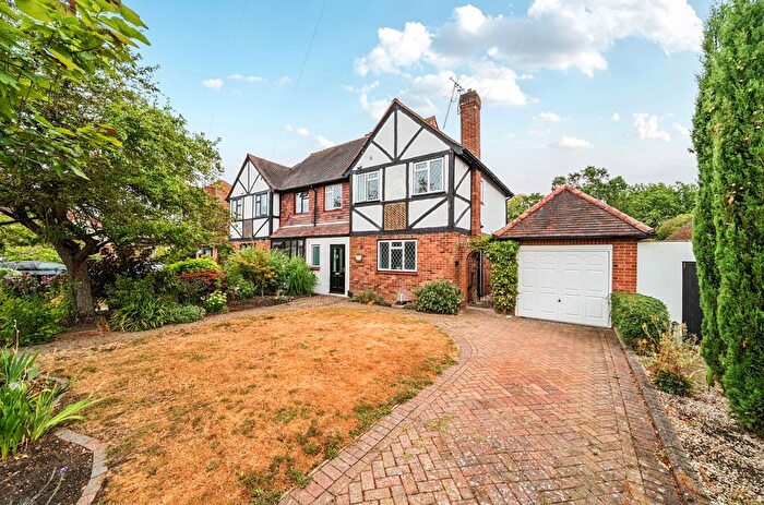 3 Bedroom Semi-Detached House For Sale In Dale Wood Road, Orpington, BR6