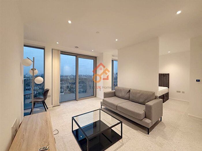 Studio To Rent In Jacquard Point, Tapestry Way, London, E1