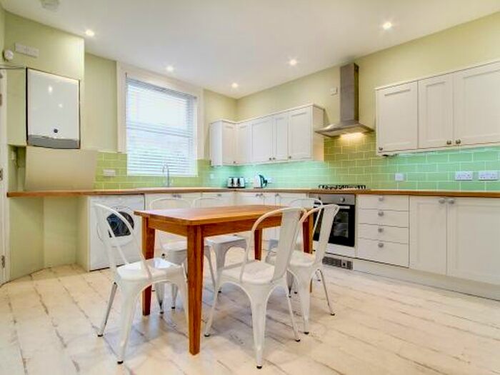 6 Bedroom Terraced House To Rent In Hyde Park Road, Hyde Park, Leeds, LS6