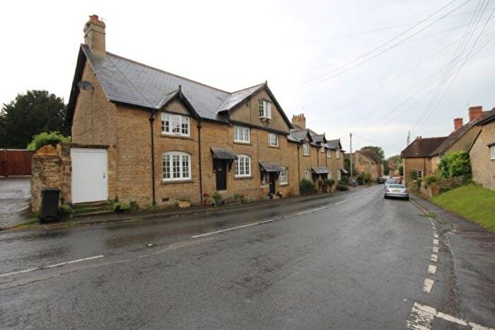 3 Bedroom Terraced House To Rent In North Street, Crewkerne, TA18