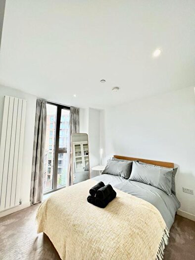 2 Bedroom Flat To Rent In Admiralty Avenue, London, E16