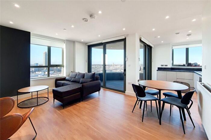 2 Bedroom Apartment To Rent In Green Street, London, NW10