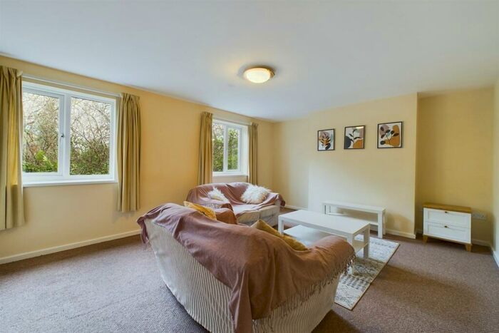 2 Bedroom Property To Rent In Kirkley Lodge, Park Avenue, Newcastle Upon Tyne, NE3