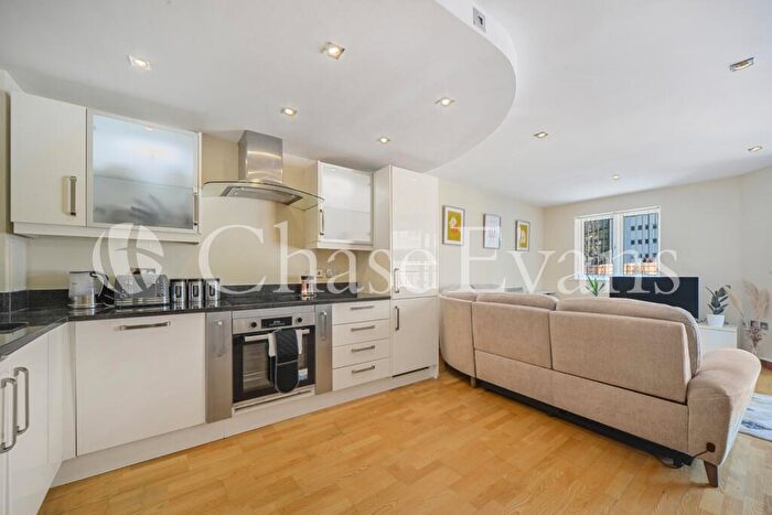 2 Bedroom Flat For Sale In Cuba Street, Canary Wharf, London, E14