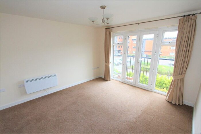 2 Bedroom Flat To Rent In Alma Road, Banbury, Oxon, OX16